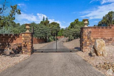 8602 N TOPAZ CT, St. George, ユタ 84770, アメリカ合衆国