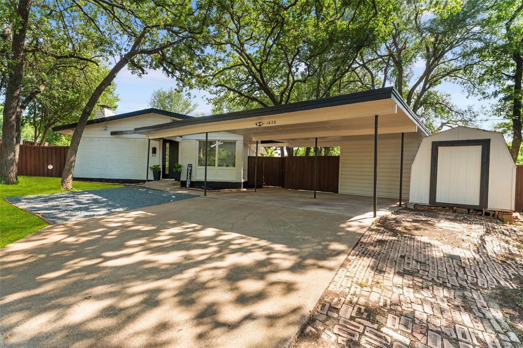 1626 Fair Court, Irving, Texas 75060