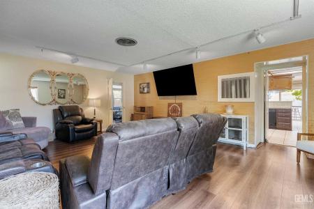 1654 Olive Street, Bakersfield, Калифорния 93301, Соединенные Штаты
