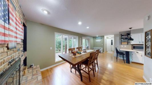 15882 Thrush Ave, Nora Springs, Iowa 50458, Estados Unidos