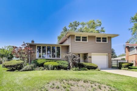 294 Lynn Ct, Mount Prospect, Illinois 60016, USA