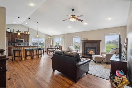 207 Cherry Park Dr Nw, Cedarrapids, 爱荷华州 52405, 美国