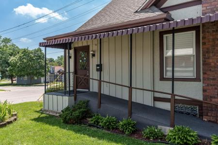611 Auburn Street, Rockford, Illinois 61103, USA