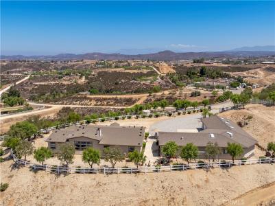 39597 Calle Escalona, Temecula, California 92592, USA