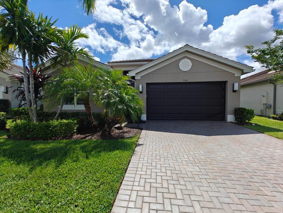 11681 SW Hawthorne HIll Road, Port Saint Lucie, Florida 34987