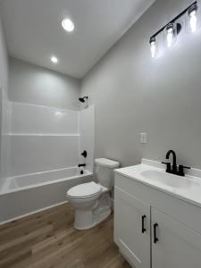 5500 Wooleyville Road, Campbellsville, Kentucky 42718, USA