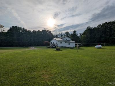 1128 Silk Road, Volney, New York 13069, USA
