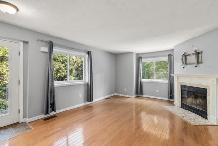 5 Loyalist Dr, 5, Uxbridge, 麻薩諸塞州 01569, 美國