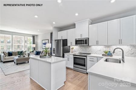 6006 Fonsac Lane , 2006D, Charlotte, North Carolina 28217, HOA KỲ