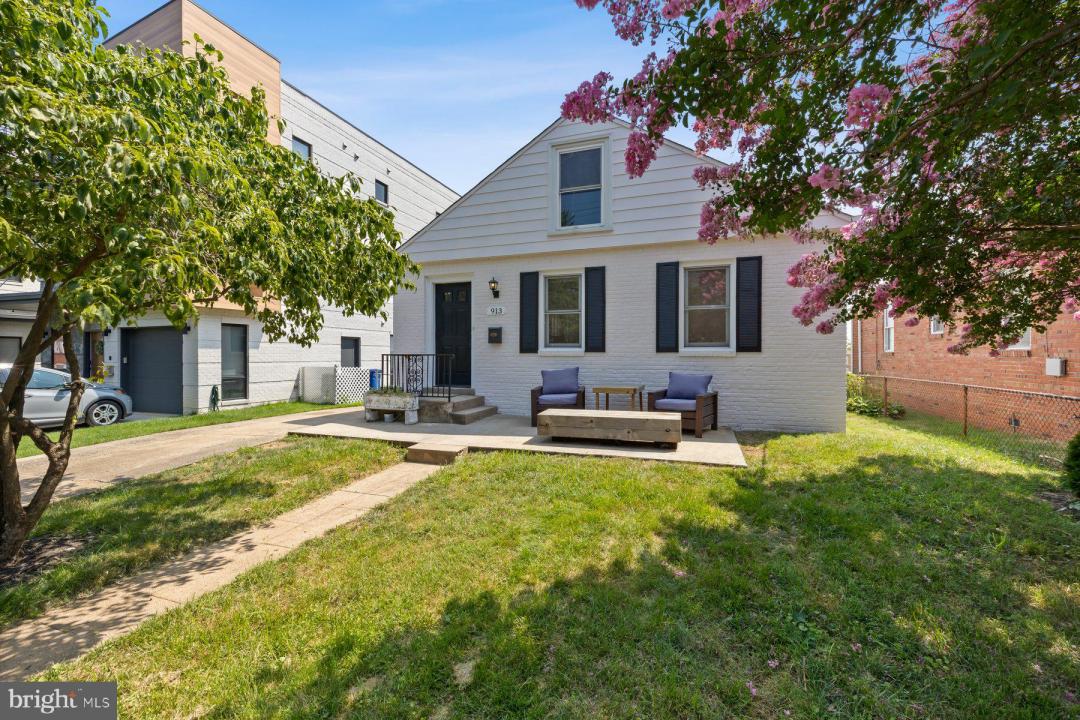 913 S Oak Street, Arlington, וירג'יניה 22204, ארצות הברית של אמריקה