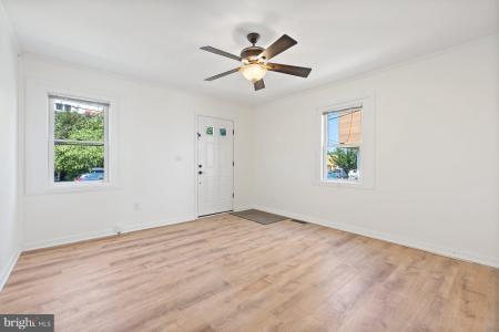913 S Oak Street, Arlington, וירג'יניה 22204, ארצות הברית של אמריקה