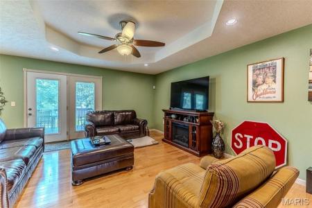 206 Raef Road, Lebanon, Missouri 65536, USA