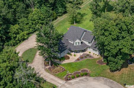 2006 Northwoods Place, Mt Vernon, Illinois 62864, USA