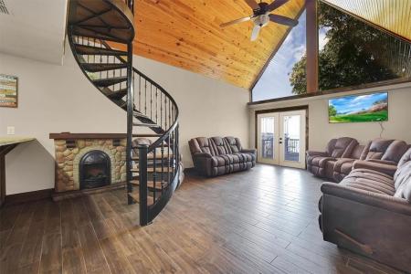 23 Hicks Mountain Road, Lone Wolf, Oklahoma 73655, USA