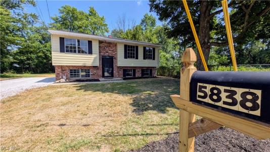5838 Woodley Court, Ashtabula, Ohio 44004