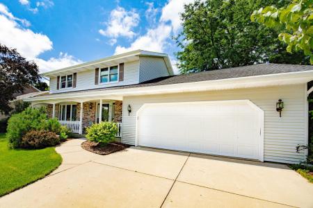 737 Cambridge Drive, Janesville, Wisconsin 53548