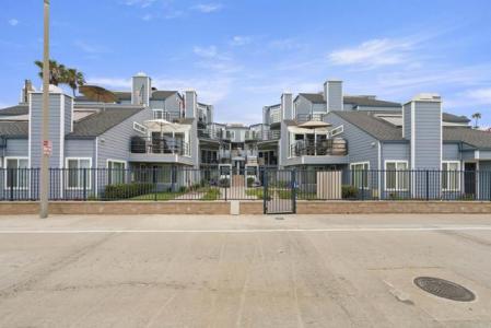 804 N The Strand , 11, Oceanside, California 92054, USA