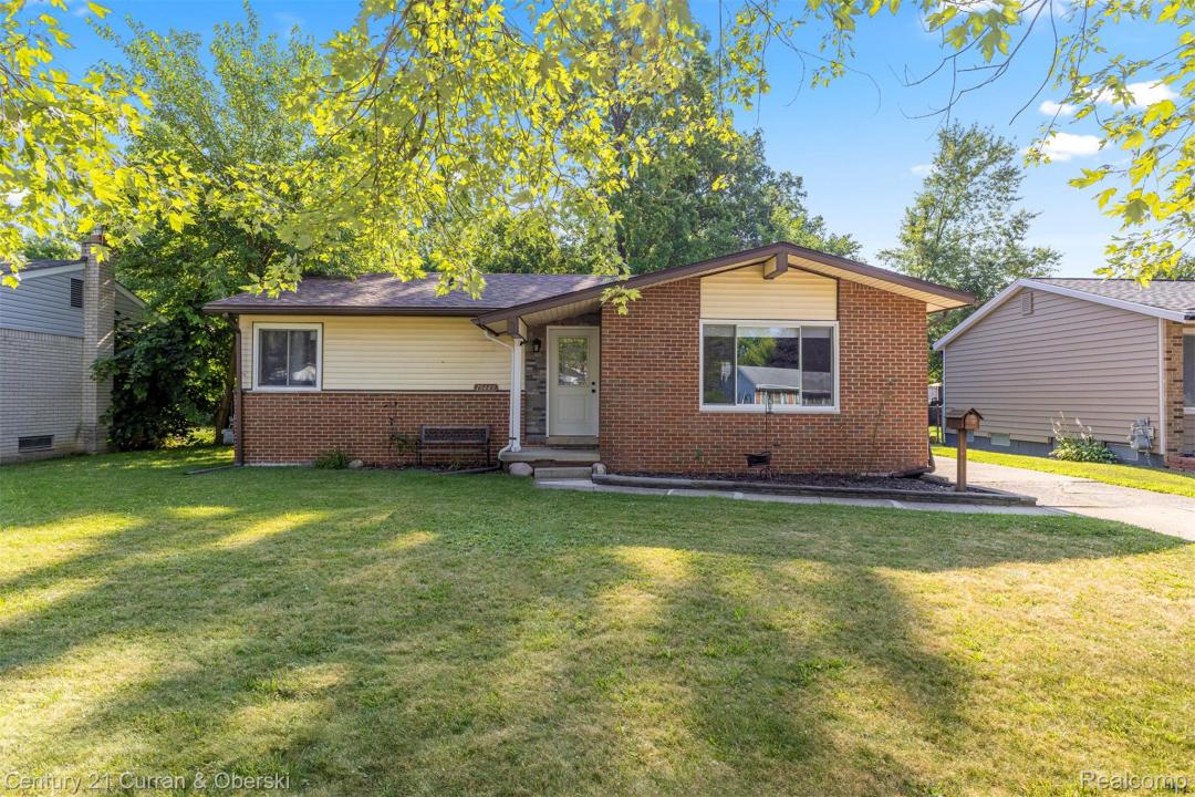 15449 Collins Street, Romulus, Michigan 48174, USA