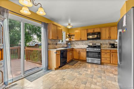 15449 Collins Street, Romulus, Michigan 48174, USA