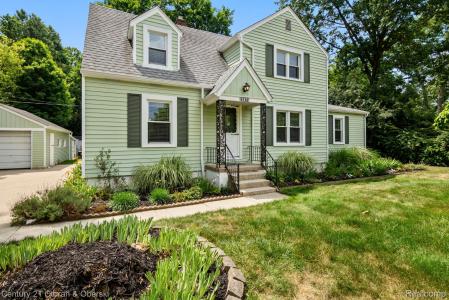 25875 Forestview Drive, Southfield, מישיגן 48033, ארצות הברית של אמריקה 