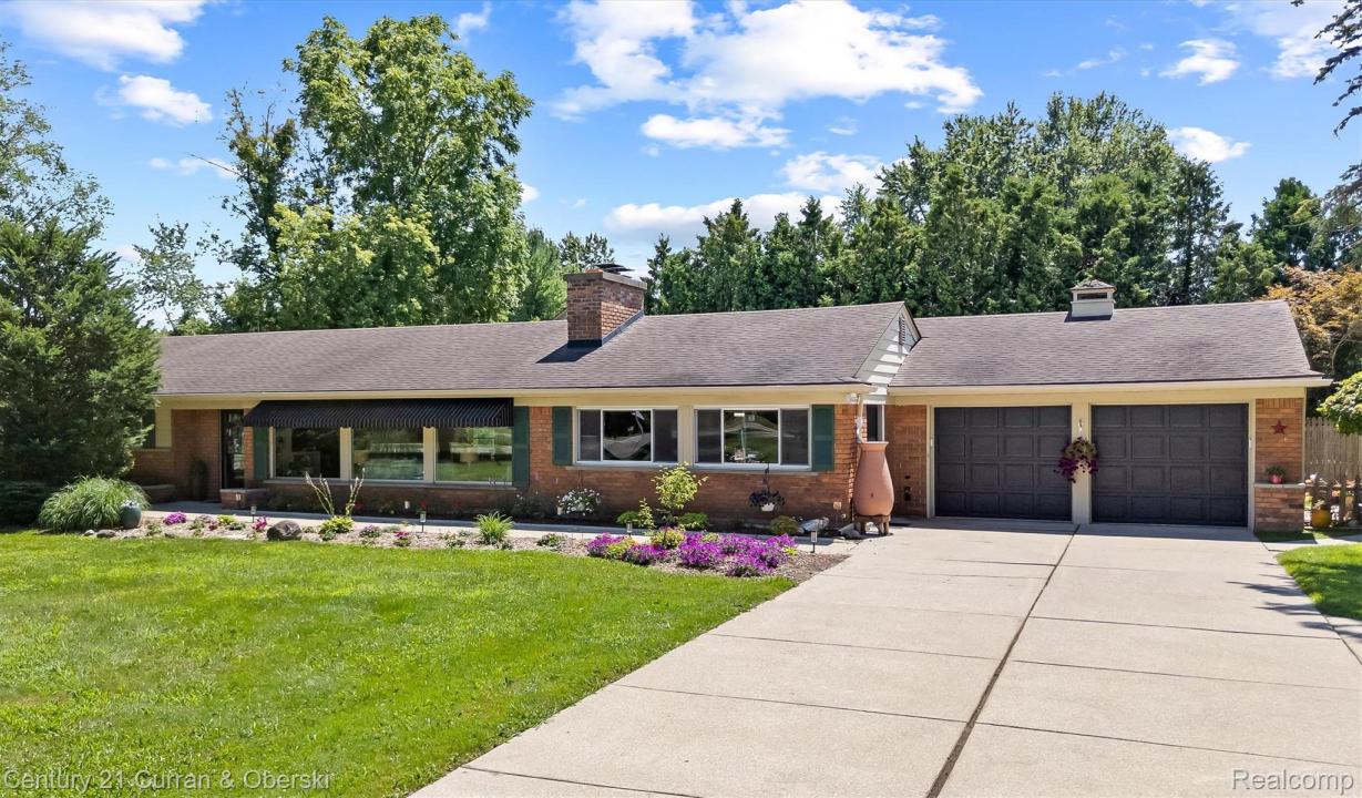 46455 W Ann Arbor Trail, Plymouth, Michigan 48170, États-Unis