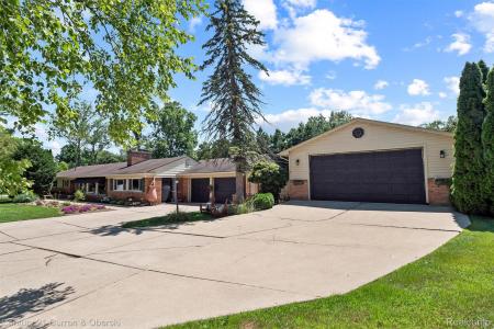 46455 W Ann Arbor Trail, Plymouth, Michigan 48170, États-Unis
