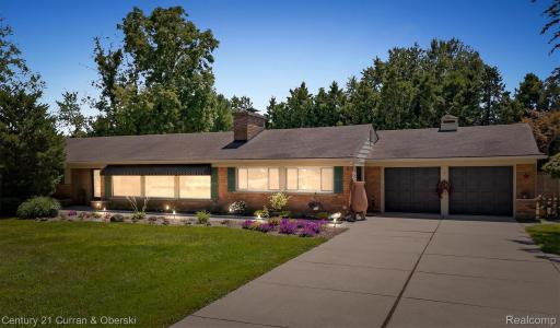 46455 W Ann Arbor Trail, Plymouth, Michigan 48170, États-Unis