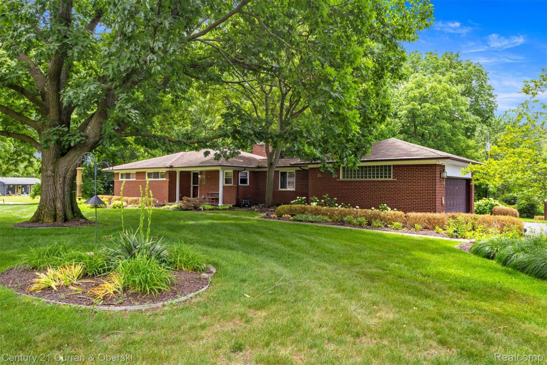 35209 Dewberry Street, Farmington Hills, Michigan 48331, Estados Unidos