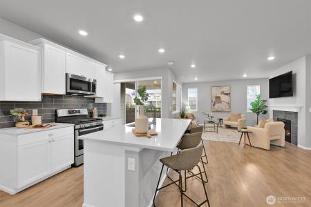32898 Pine Avenue, Black Diamond, Washington 98010, USA