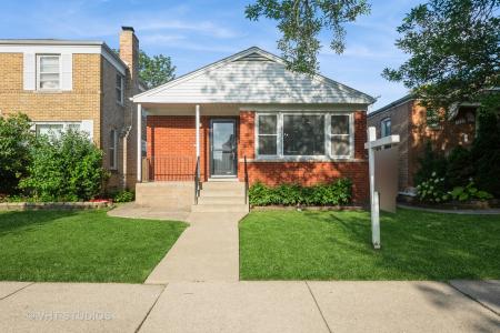 6625 N Whipple Street, Chicago, Illinois 60645, USA