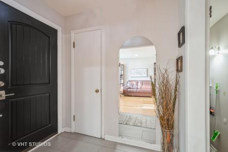 6625 N Whipple Street, Chicago, 伊利諾州 60645, 美國