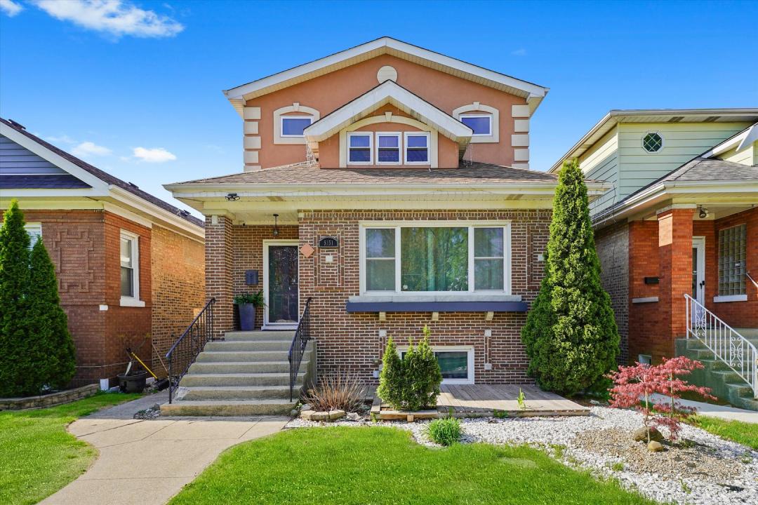 5151 W Fletcher Street, Chicago, Illinois 60641