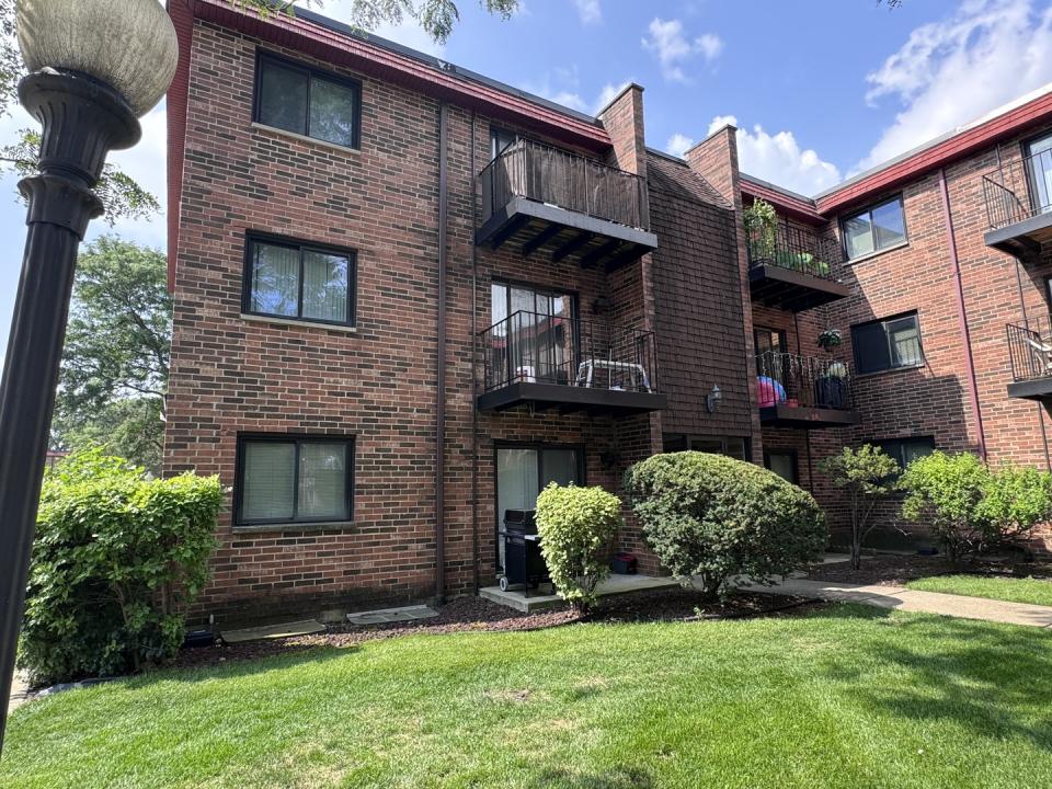 1785 W Algonquin Road , 2A, Mount Prospect, Illinois 60056, États-Unis