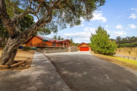 8697 Dyer Road, Salinas, California 93907, USA