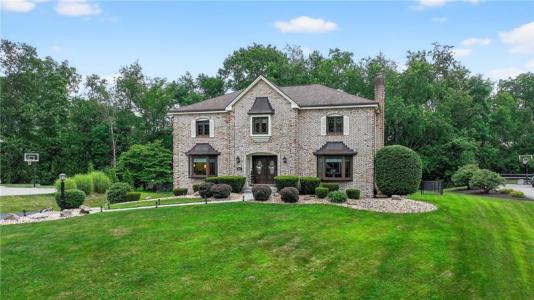 243 King Richard Dr, Mcmurray, Pennsylvania 15317, USA