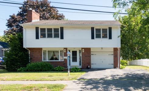 27 Station Road, Salem, Massachusetts 01970, USA