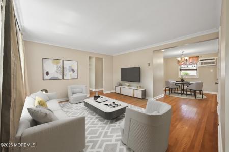 82 Manor Drive, Red Bank, New Jersey 07701, USA