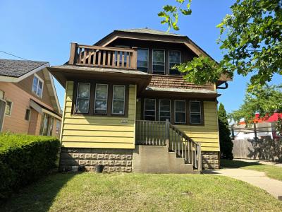 1926 W Keefe Ave, Milwaukee, Wisconsin 53206, USA