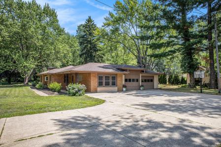 2434 W John Beers Road, Stevensville, Michigan 49127, USA