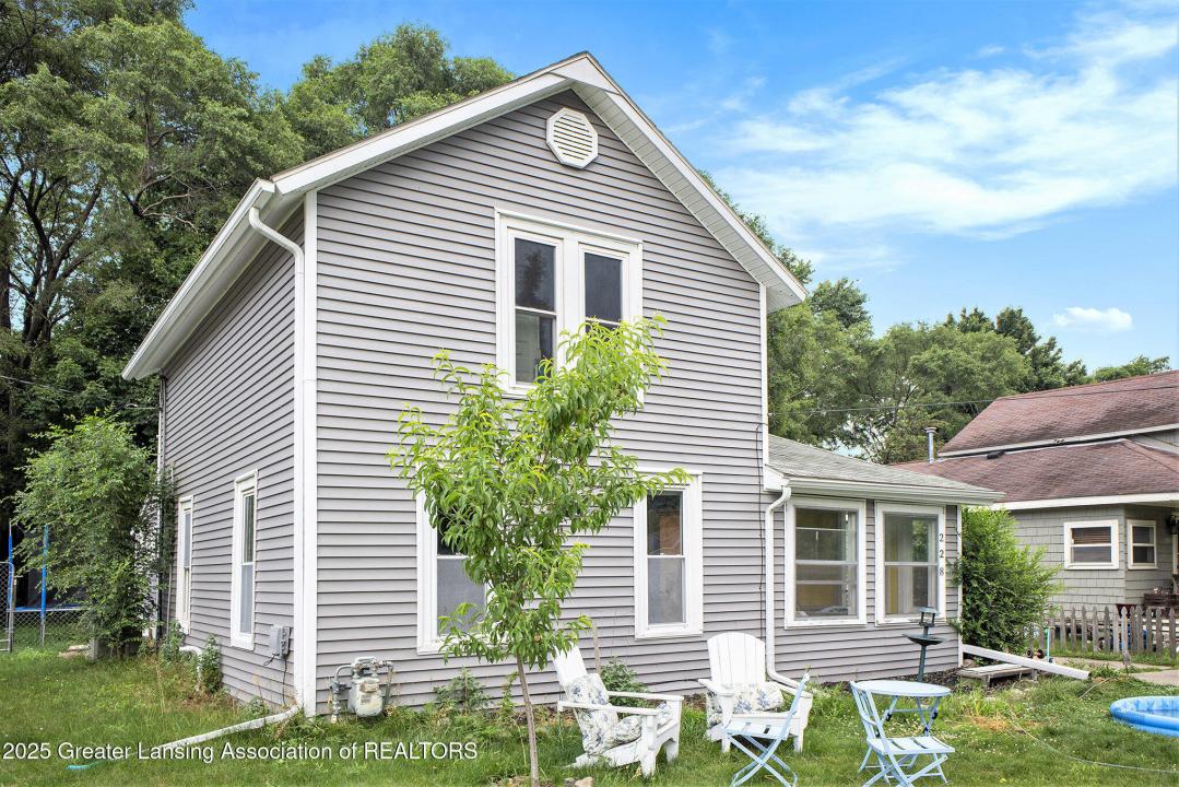 228 W Pearl Street, Ovid, Michigan 48866