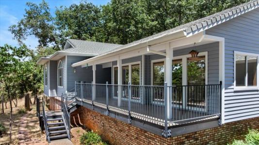 14077 Auburn Road, Grass Valley, California 95949, USA
