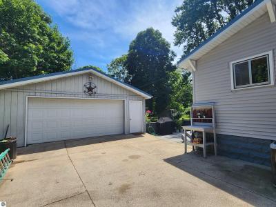 716 Woodworth Avenue, Alma, Michigan 48801, États-Unis