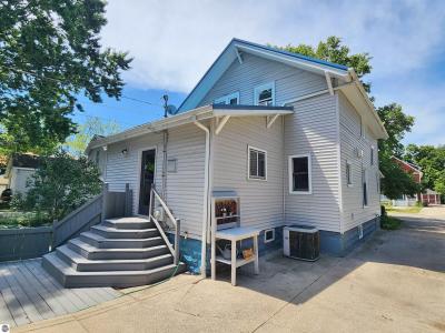 716 Woodworth Avenue, Alma, Michigan 48801, États-Unis