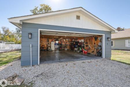 214 6th Avenue E, Albia, Iowa 52531