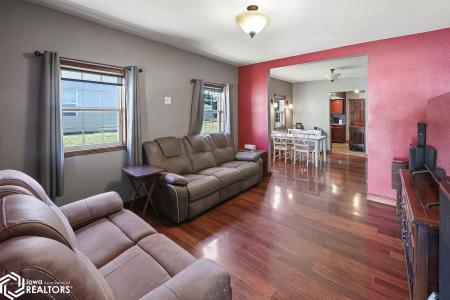 214 6th Avenue E, Albia, Iowa 52531