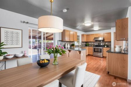1205 S 90th Street Ct, Tacoma, Waszyngton 98444, USA
