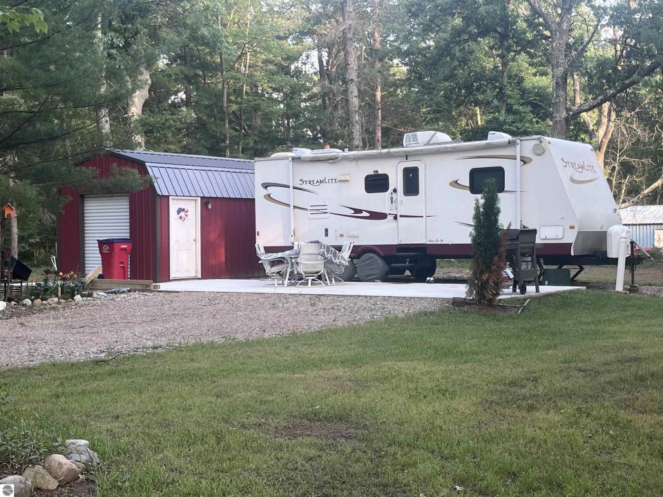 5961 Chippewa  Road, Whittemore, Michigan 48705, États-Unis