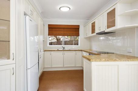 8 Joyce Avenue, Picnic Point, NSW 2213, 澳洲