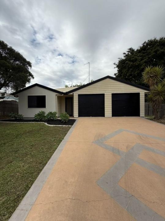 26 Savannah Drive, Moranbah, QLD 4744, Australia