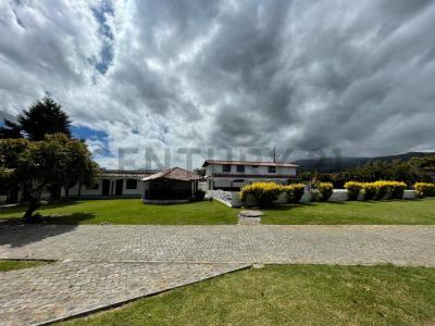 Calle Luis Pallares y Pasaje D Barrio San Vicente S/N, Quito, Pichincha 00001, Ecuador
